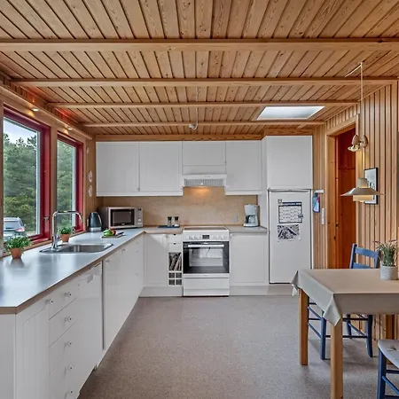 Sweni - 800m From The Sea By Interhome Дом отдыха *